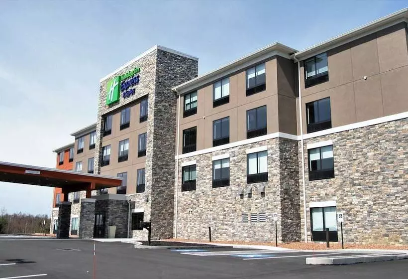 فندق Holiday Inn Express & Suites Clarion, An Ihg
