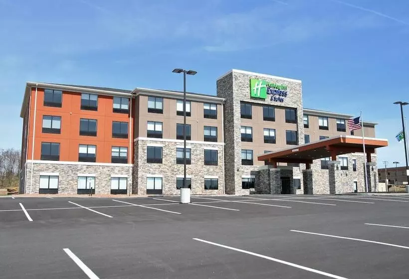 فندق Holiday Inn Express & Suites Clarion, An Ihg