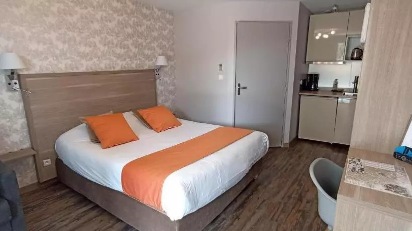 Hotelli Hôtel Le Clos Badan