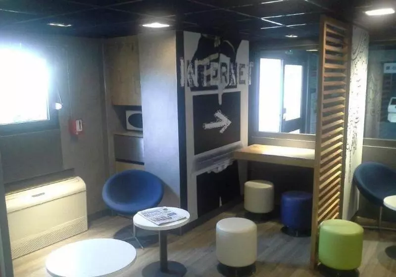 هتل Ibis Budget Versailles Chateau Saint Cyr L Ecole