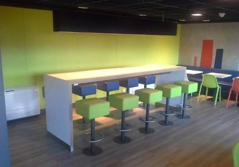 هتل Ibis Budget Versailles Chateau Saint Cyr L Ecole