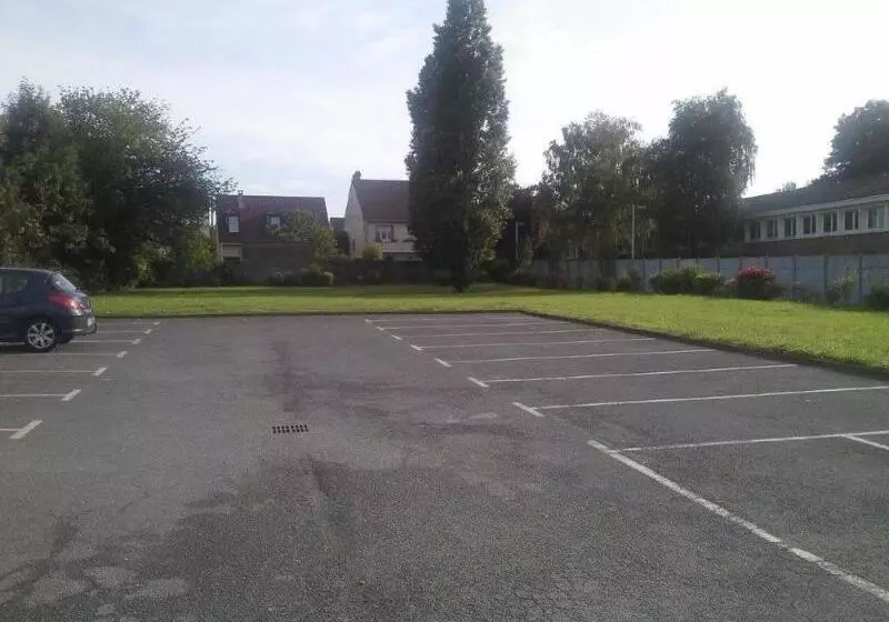 هتل Ibis Budget Versailles Chateau Saint Cyr L Ecole