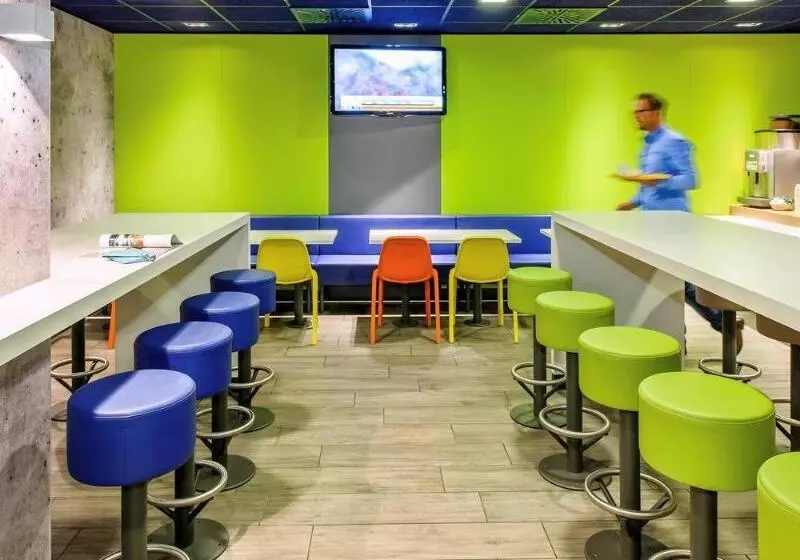 هتل Ibis Budget Versailles Chateau Saint Cyr L Ecole