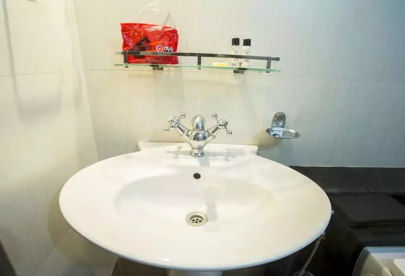 בית מלון כפרי Oyo Rooms Pradhan Nagar