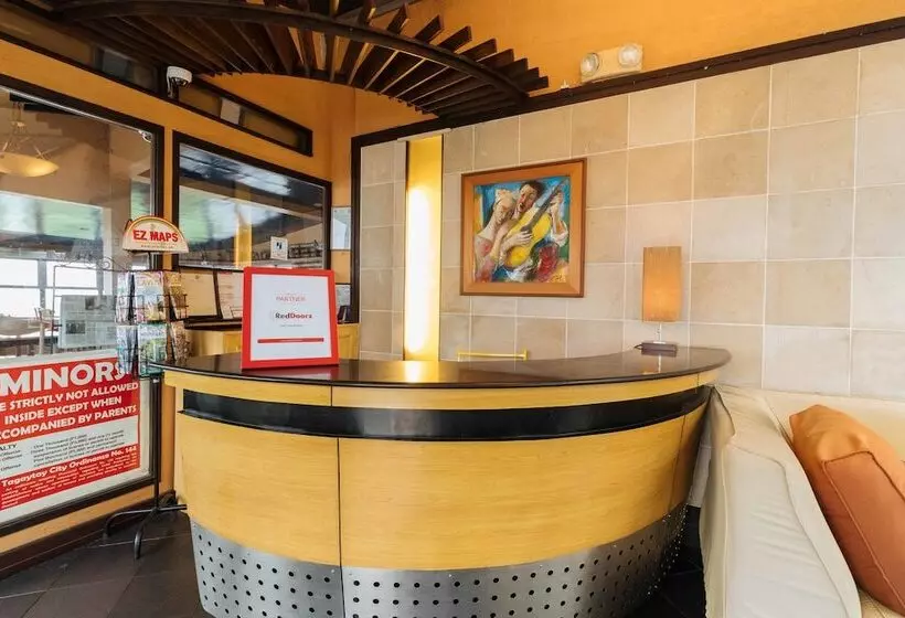 هتل Reddoorz Plus At The Ridge Tagaytay