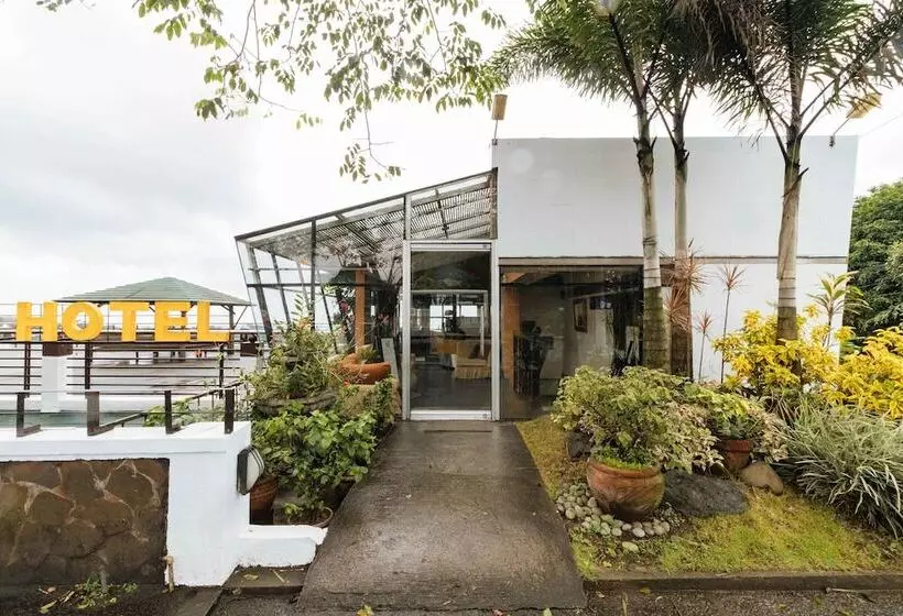 هتل Reddoorz Plus At The Ridge Tagaytay