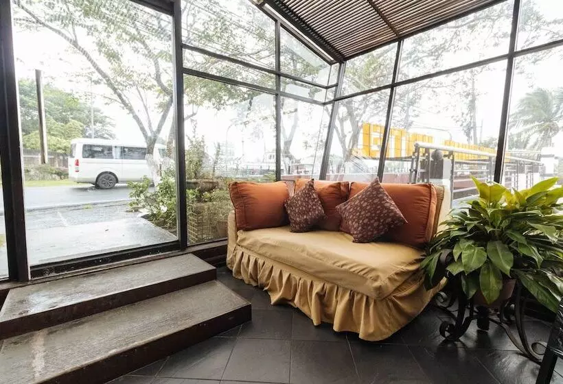 هتل Reddoorz Plus At The Ridge Tagaytay