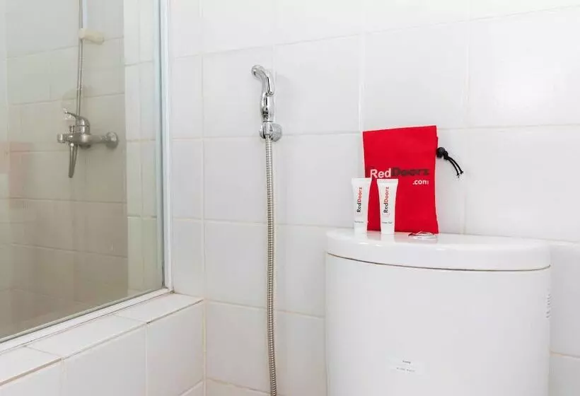 هتل Reddoorz Plus At The Ridge Tagaytay