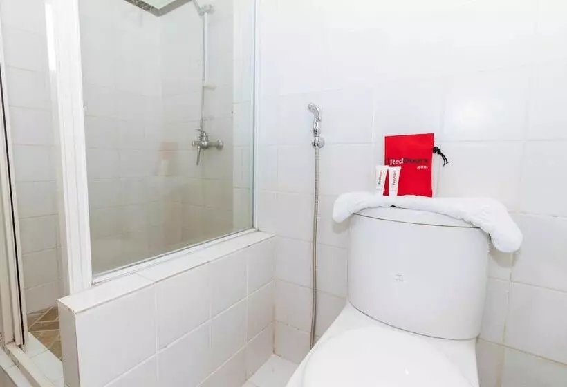 هتل Reddoorz Plus At The Ridge Tagaytay