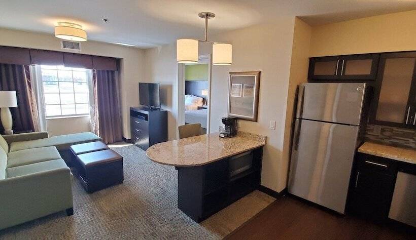 فندق Staybridge Suites Eau Claire Altoona, An Ihg