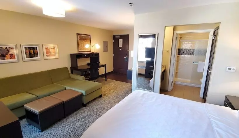 בית מלון כפרי Staybridge Suites Eau Claire   Altoona, An Ihg