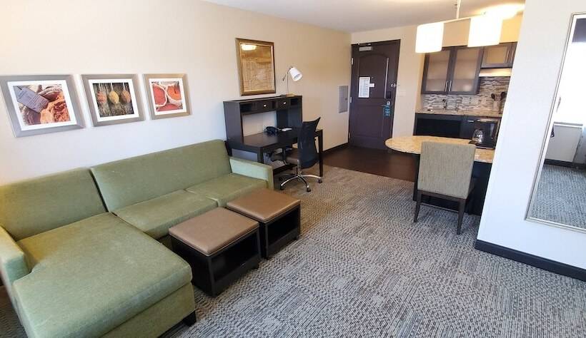 فندق Staybridge Suites Eau Claire Altoona, An Ihg
