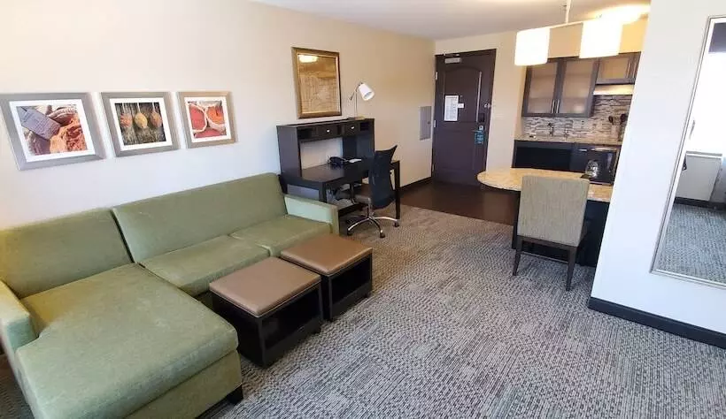 בית מלון כפרי Staybridge Suites Eau Claire   Altoona, An Ihg