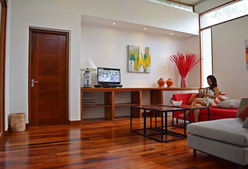 ホテル Templation