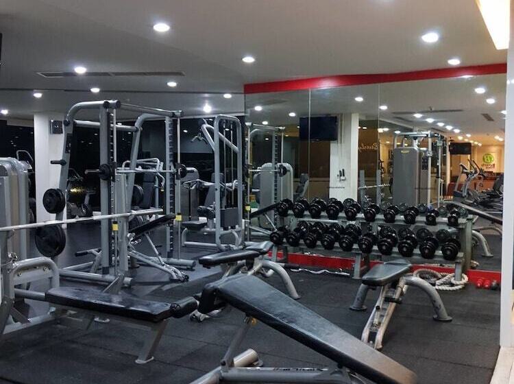 Отель The Beverly Hills