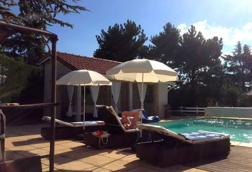 ペンション Le Mas De La Talaudière