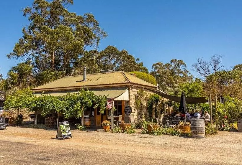Reillys Wines Heritage Cottages