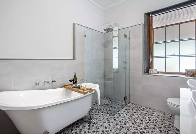 Reillys Wines Heritage Cottages