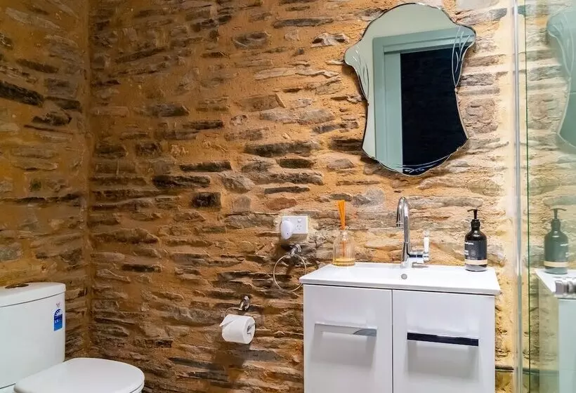 Reillys Wines Heritage Cottages