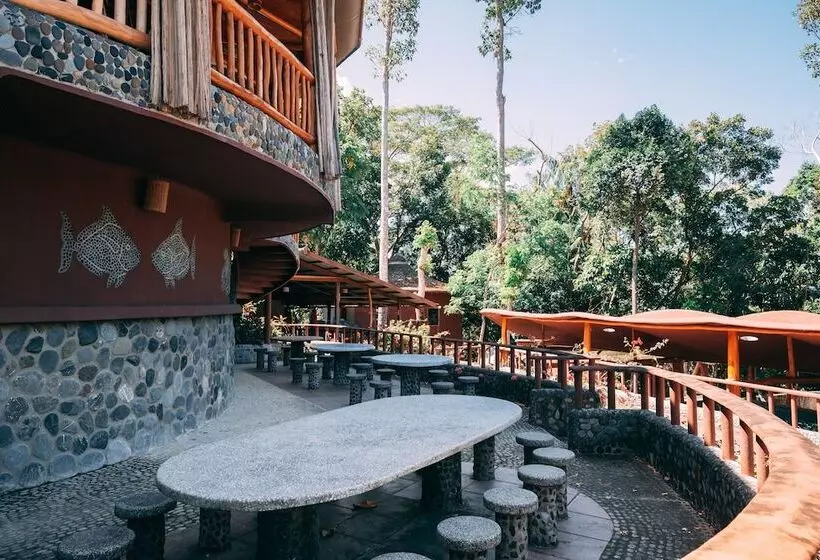 אתר נופש Atremaru Jungle Retreat