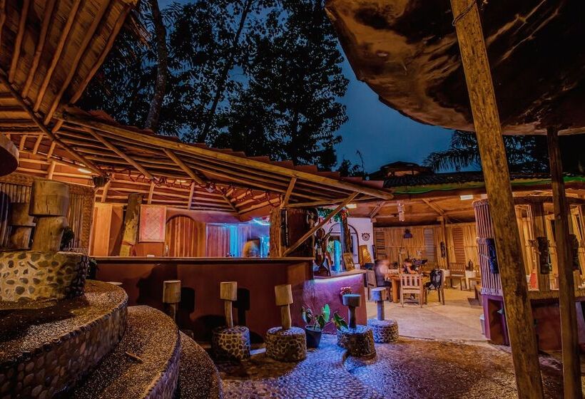 אתר נופש Atremaru Jungle Retreat