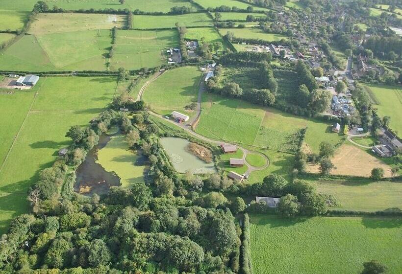 Watermeadow Lakes & Lodges