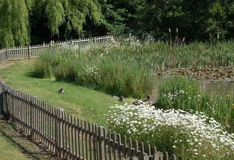 Watermeadow Lakes & Lodges