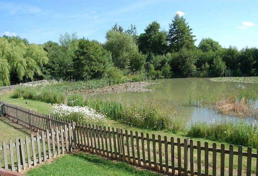 Watermeadow Lakes & Lodges
