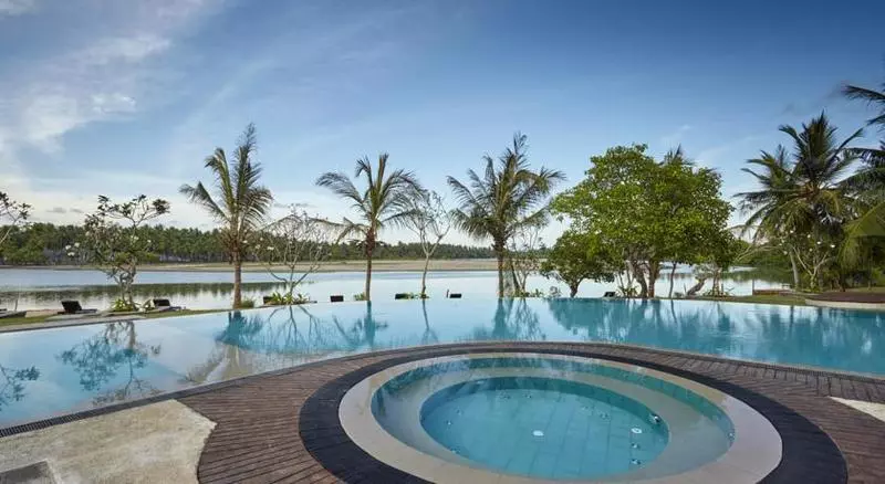 Amaranthe Bay Resort & Spa