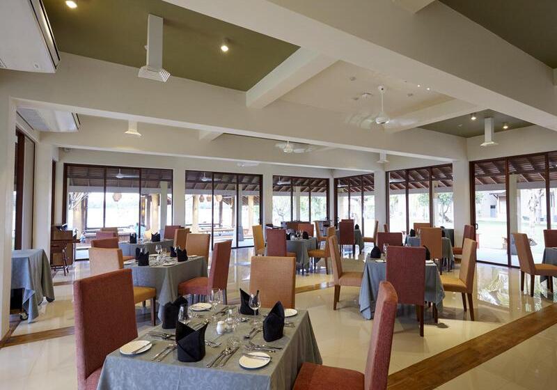 Amaranthe Bay Resort & Spa