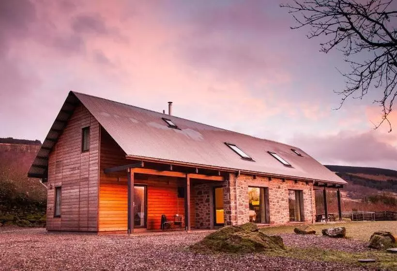 مبيت وإفطار The Steading