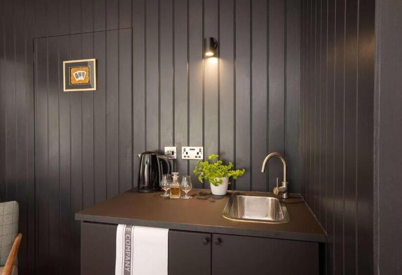 مبيت وإفطار The Steading