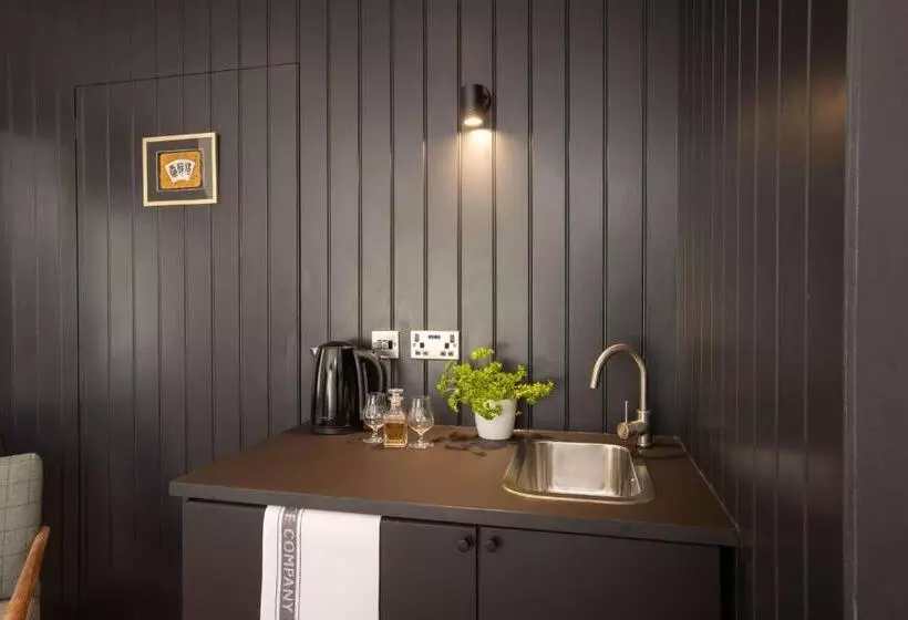 مبيت وإفطار The Steading