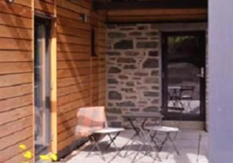 تختخواب و صبحانه The Steading