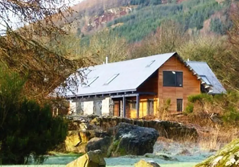 تختخواب و صبحانه The Steading