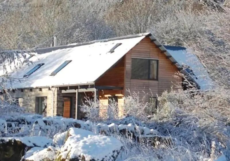 تختخواب و صبحانه The Steading