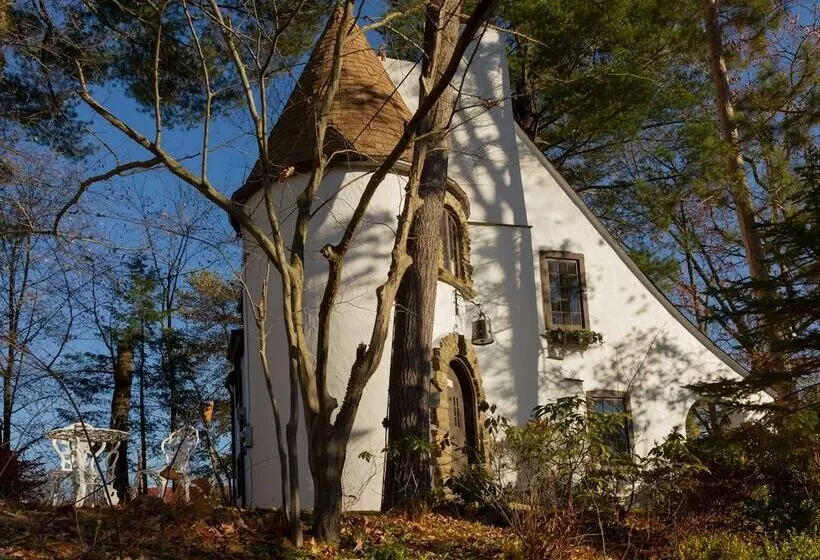 Castle On Glen 3 Bedroom Home