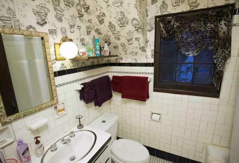 Castle On Glen 3 Bedroom Home