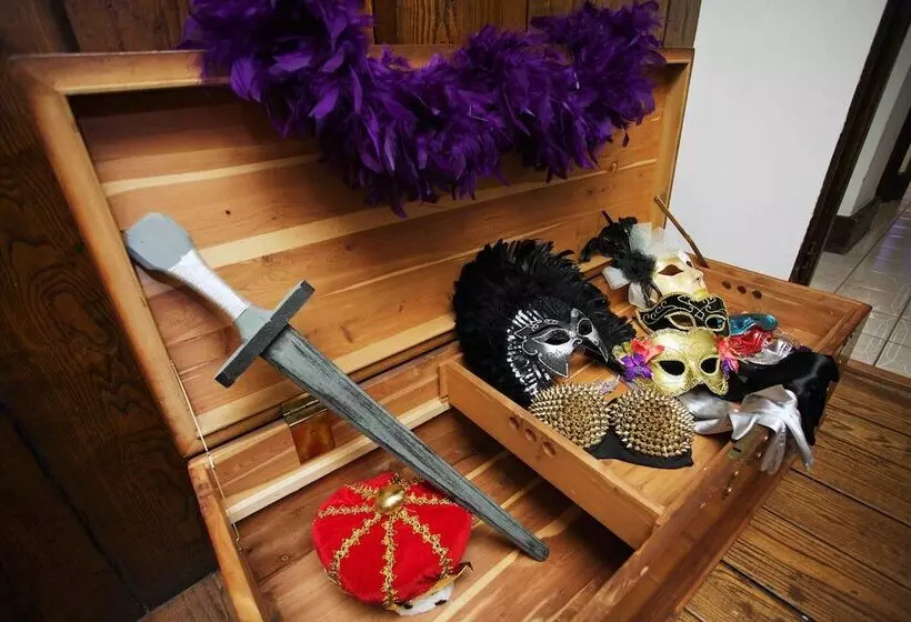 Castle On Glen 3 Bedroom Home