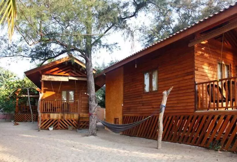 هتل Arugam Bay Surfing Resort