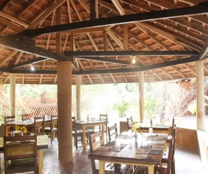 هتل Arugam Bay Surfing Resort
