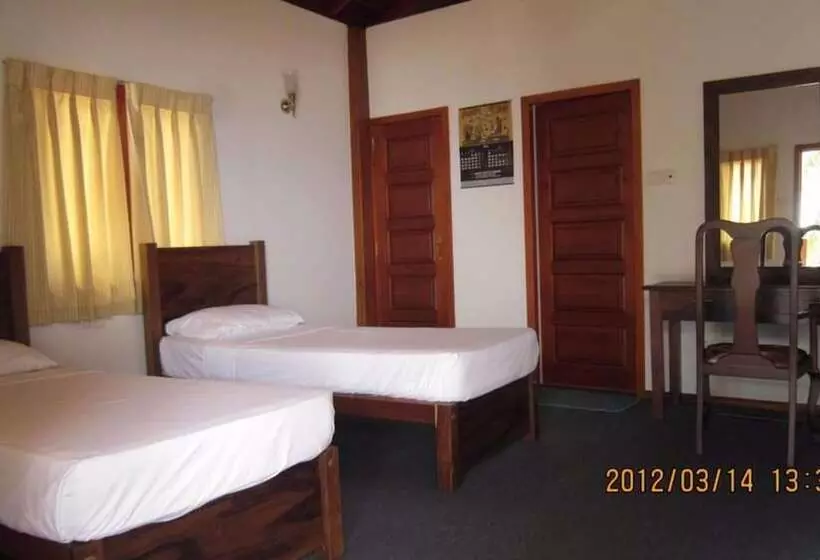 هتل Arugam Bay Surfing Resort