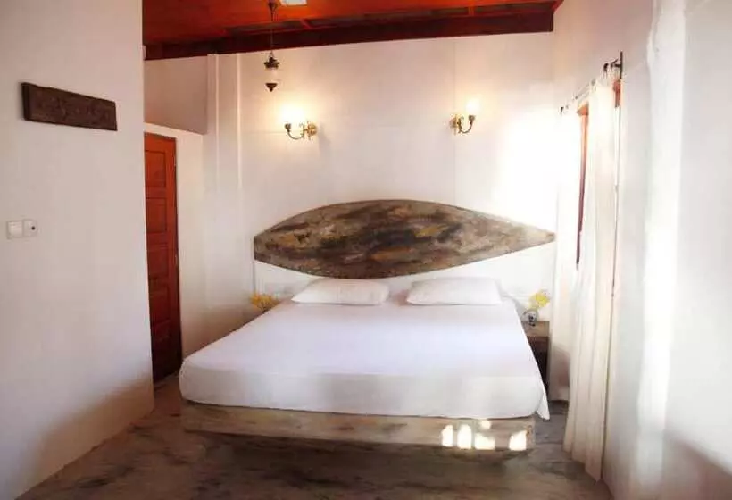 هتل Arugam Bay Surfing Resort