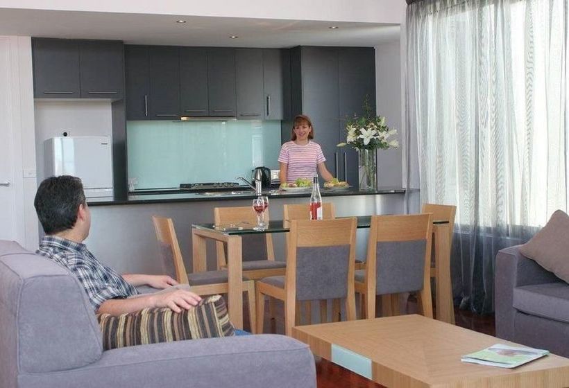 Отель Beachside Apartments Bonbeach