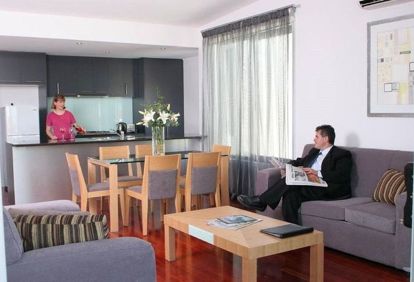 Отель Beachside Apartments Bonbeach