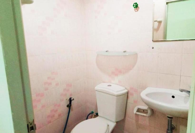 בית מלון כפרי Cathay Guesthouse Hat Yai