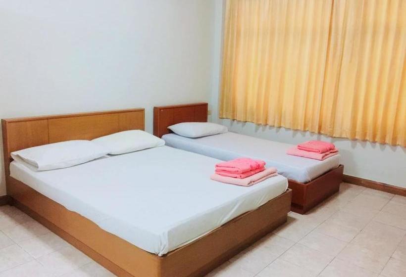 בית מלון כפרי Cathay Guesthouse Hat Yai