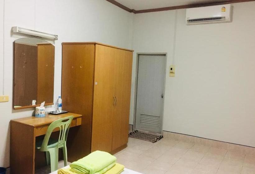 בית מלון כפרי Cathay Guesthouse Hat Yai