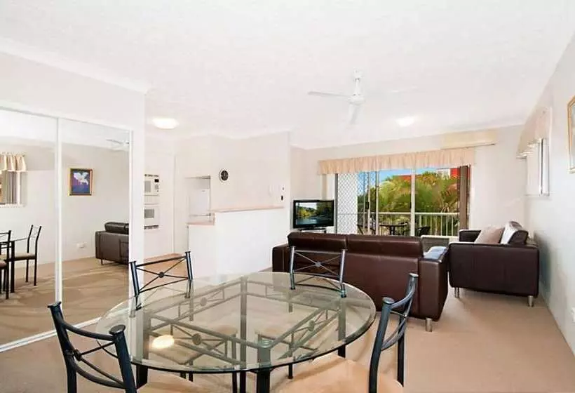 Отель Champelli Palms Apartments