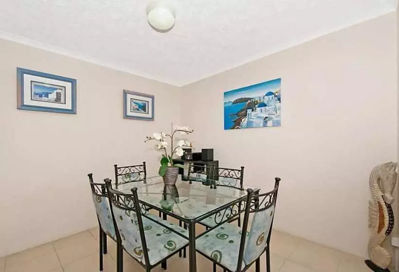 Отель Champelli Palms Apartments